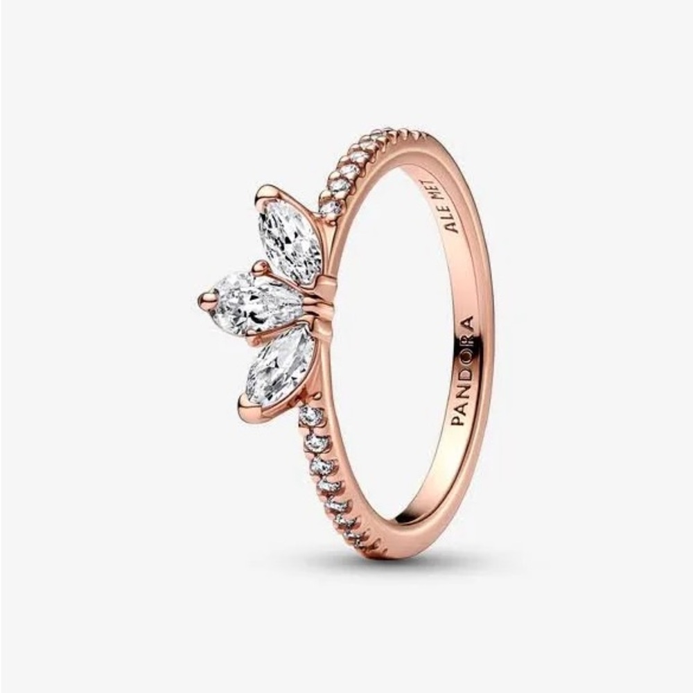Pandora Ring Sparkling Herbarium Cluster